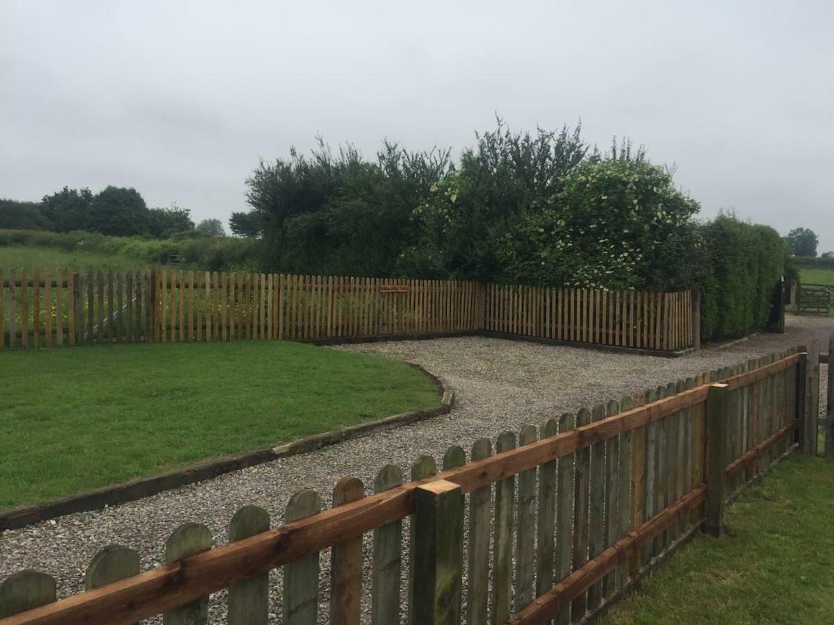 Woodpecker Cottage At Frog Trotters Cottages Hartpury Exteriér fotografie